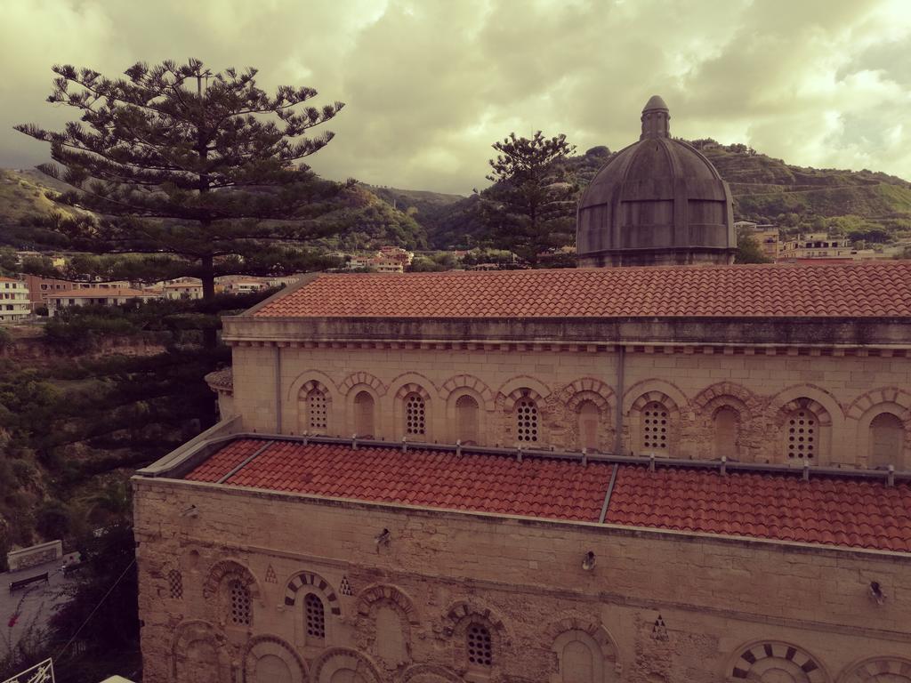 Bed and Breakfast Residenza Il Duomo Tropea Exterior foto
