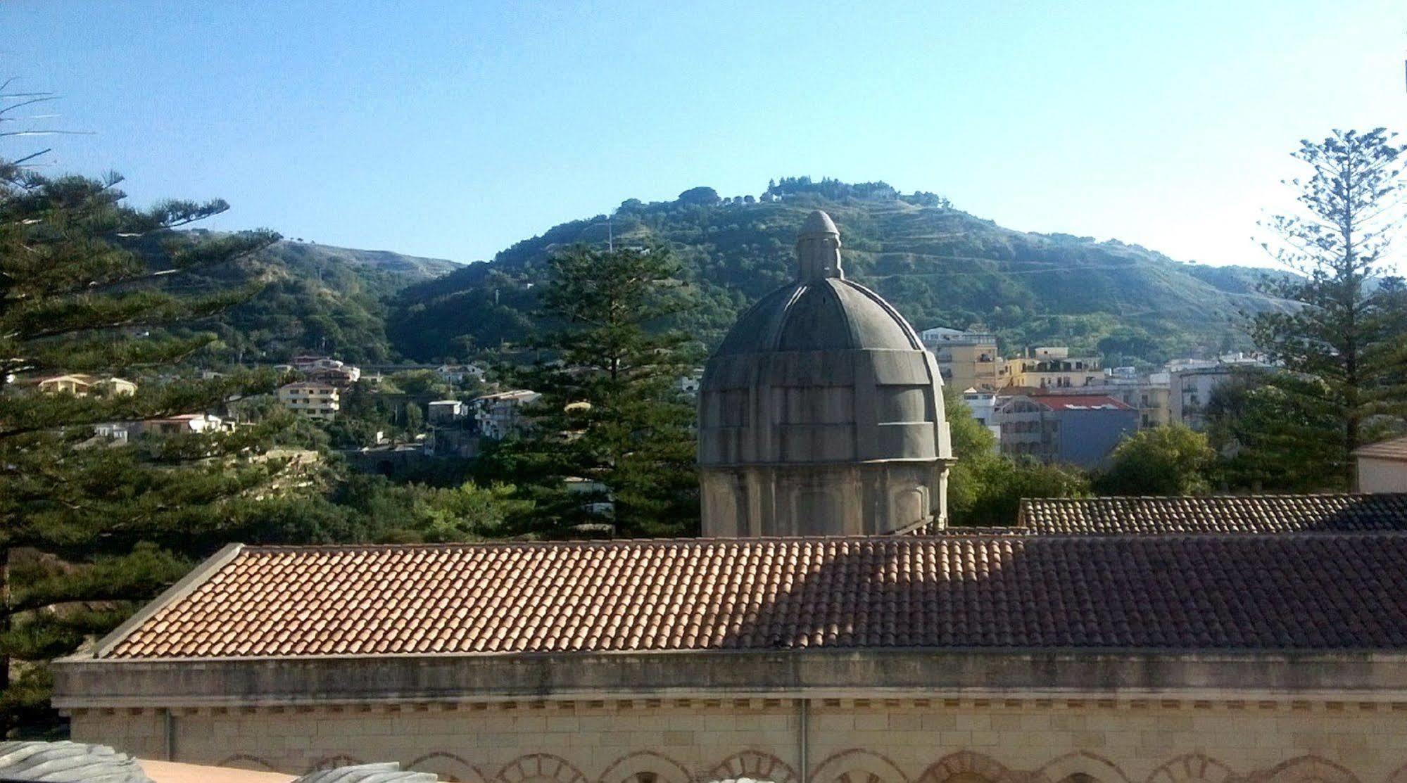 Bed and Breakfast Residenza Il Duomo Tropea Exterior foto