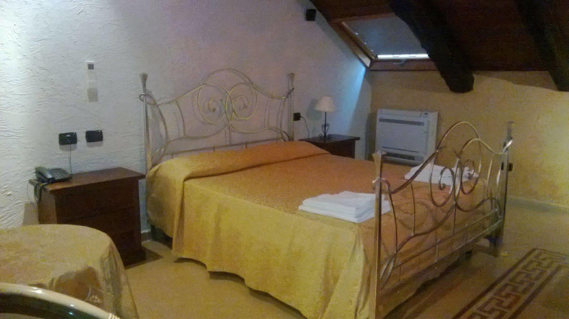 Bed and Breakfast Residenza Il Duomo Tropea Exterior foto